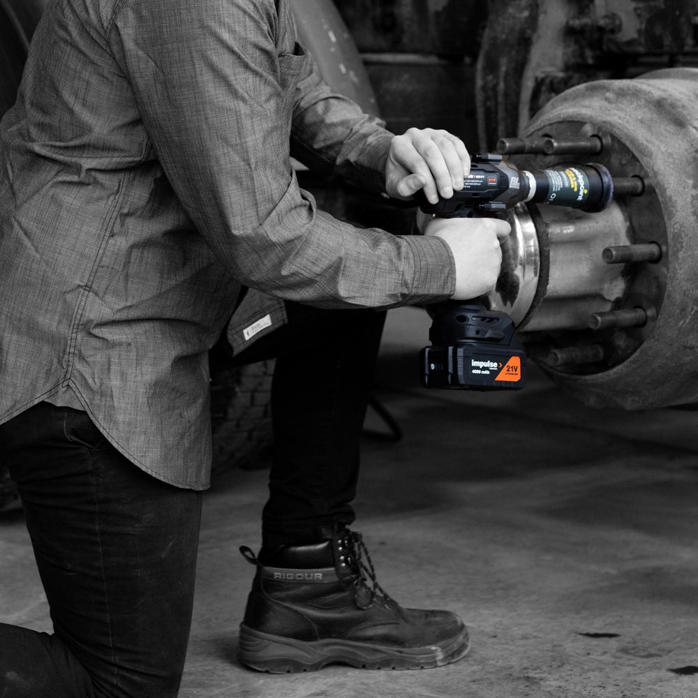 Truck Stud and Hub Cleaning tool - Maventech